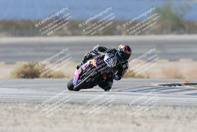 media/Oct-05-2025-CVMA (Sun) [[beeef4f201]]/Race 2-Supersport Middleweight/